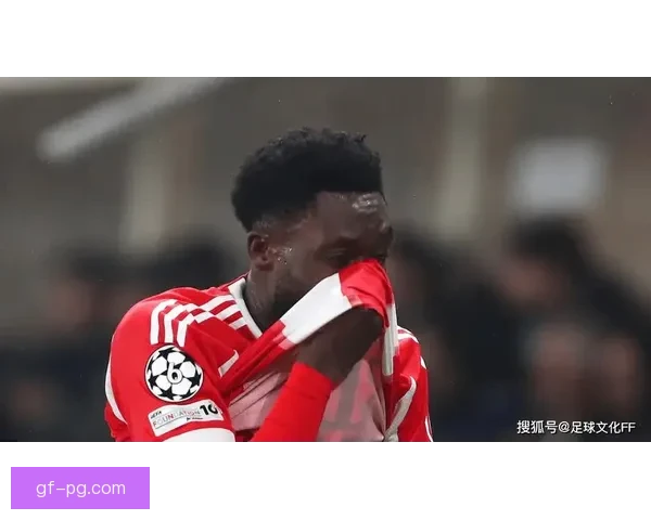 拜仁连遭重创戴维斯韧带撕裂缺席六周于帕将伤缺数周官方确认后防告急